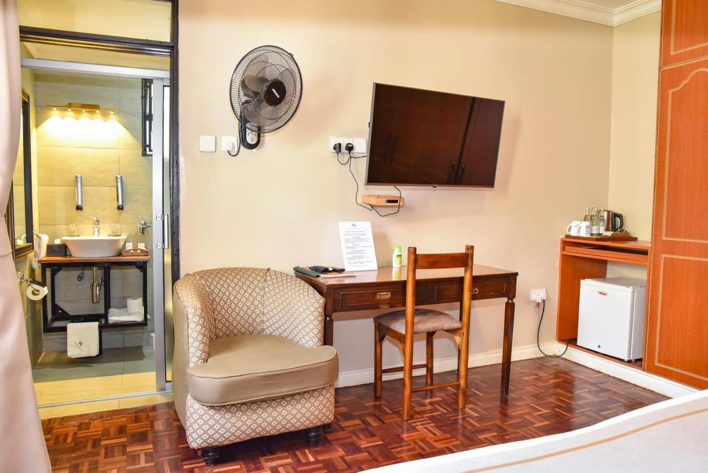 Cozy Stead Hotel ไนโรบี ภายนอก รูปภาพ