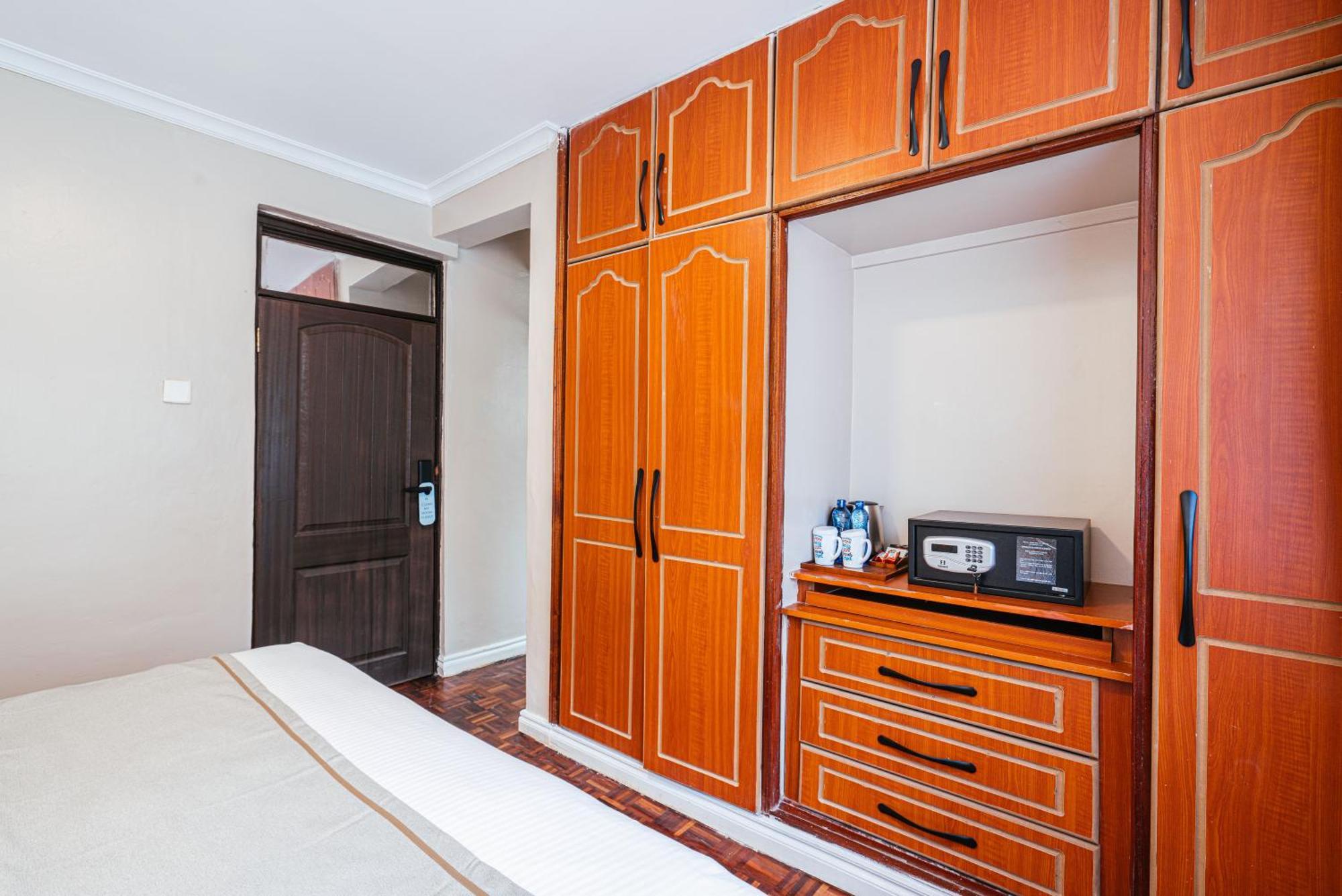 Cozy Stead Hotel ไนโรบี ภายนอก รูปภาพ